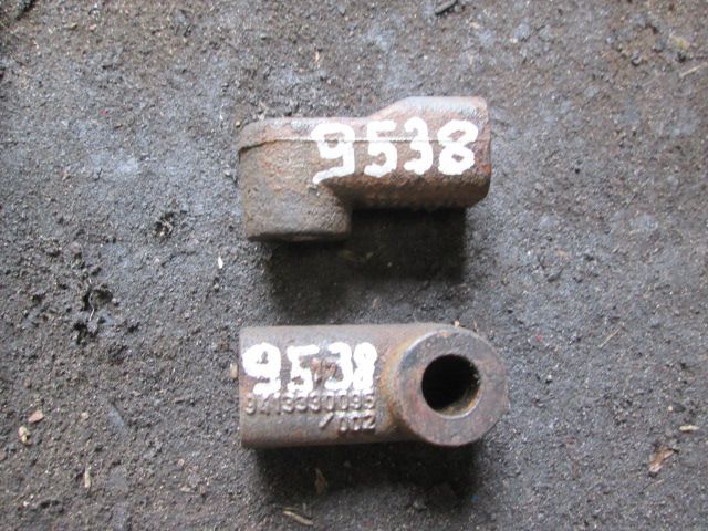 Кронштейн передней траверсы Мерседес актрос MP1 9413330095